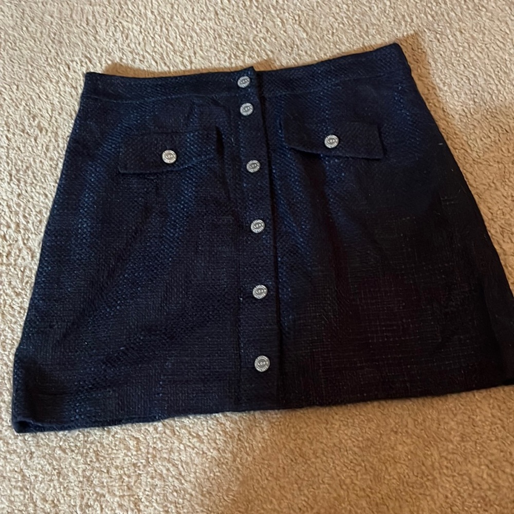 Loft navy skirt with button accent